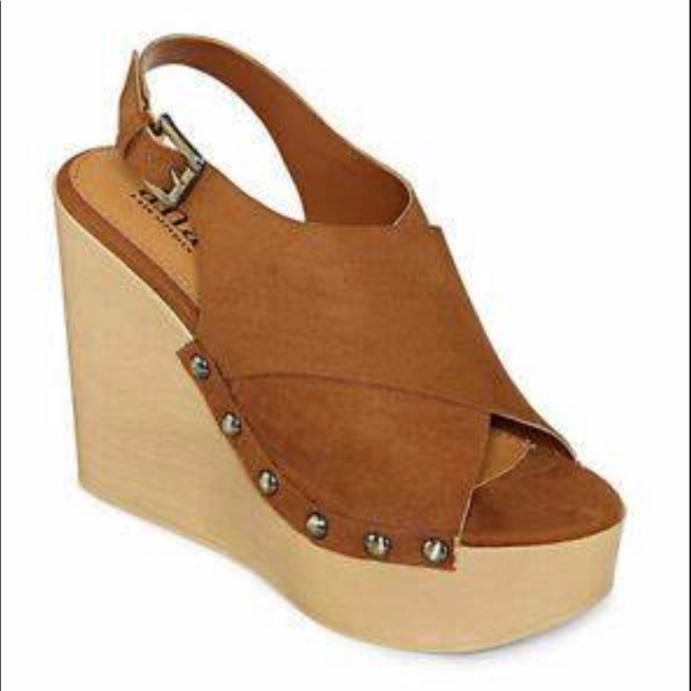 a.n.a. Women' s Downy Wedge Sandals Size 7M Camel Color NEW 4.5 In Wedge